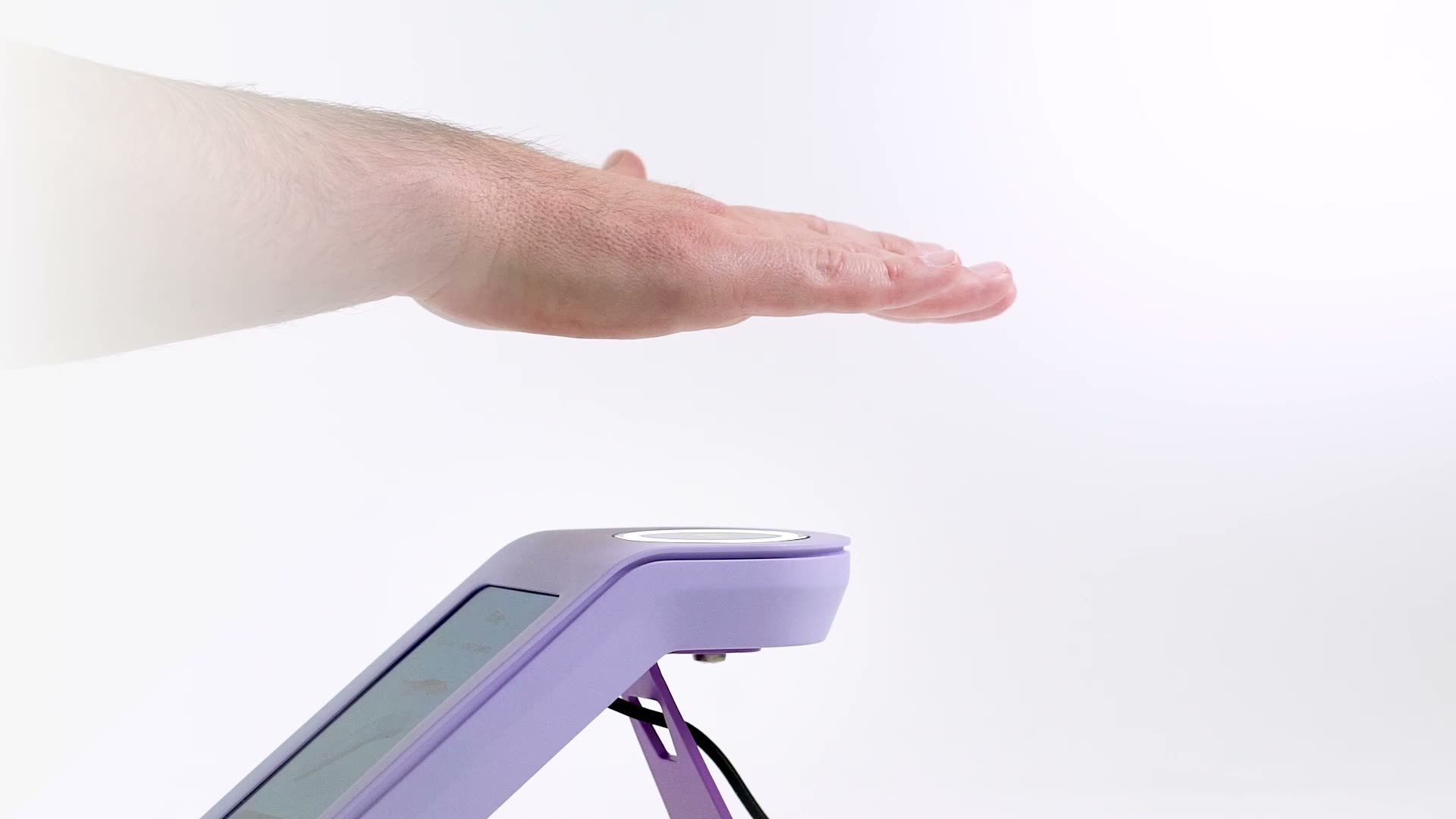 A palm held over a Five terminal